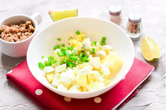 салат с тунцом и картофелем рецепт фото 3